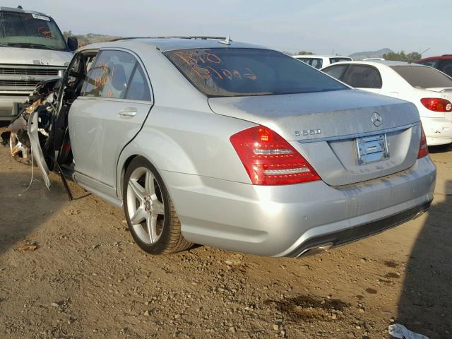 WDDNG7BB3AA309519 - 2010 MERCEDES-BENZ S 550 BLUE photo 3