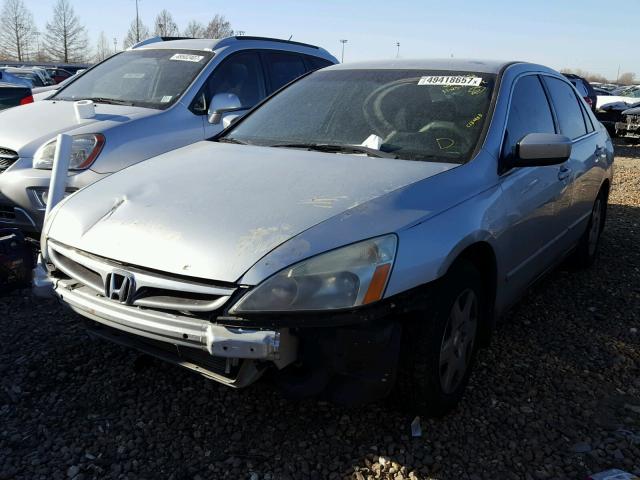 1HGCM56437A002825 - 2007 HONDA ACCORD LX SILVER photo 2