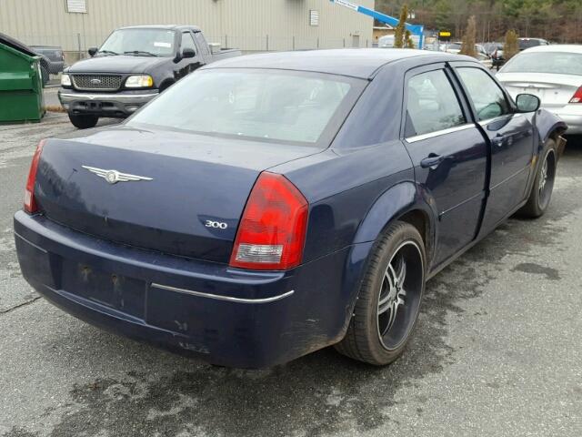 2C3JA43R25H512286 - 2005 CHRYSLER 300 BLUE photo 4