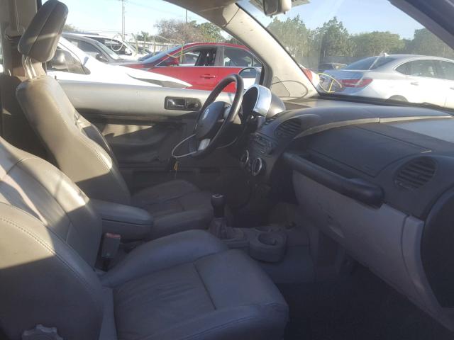 3VWED21C71M480841 - 2001 VOLKSWAGEN NEW BEETLE 银色 照片 5