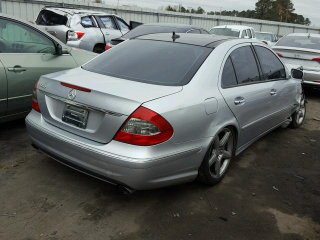 WDBUF72X98B299280 - 2008 MERCEDES-BENZ E 550 SILVER photo 4