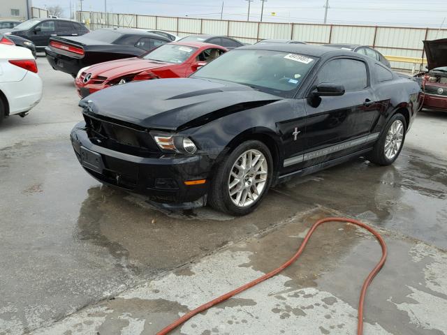 1ZVBP8AM0C5214561 - 2012 FORD MUSTANG BLACK photo 2