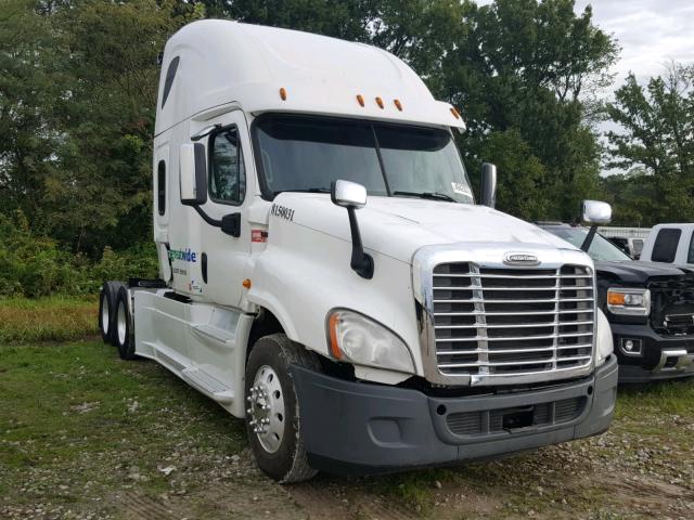 1FUJGLD63GLGW6600 - 2016 FREIGHTLINER CASCADIA 1 WHITE photo 1