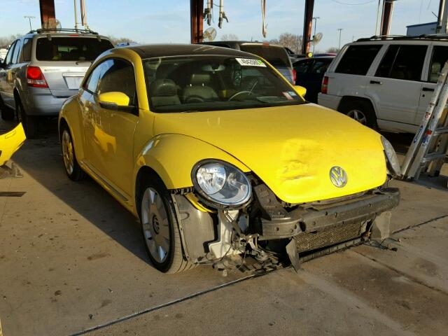 3VWJX7AT0DM675557 - 2013 VOLKSWAGEN BEETLE YELLOW photo 1