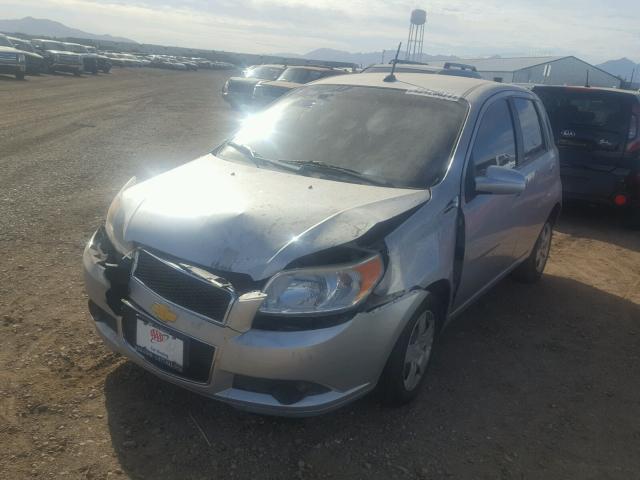 KL1TD66E59B609312 - 2009 CHEVROLET AVEO LS SILVER photo 2