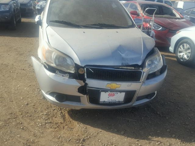 KL1TD66E59B609312 - 2009 CHEVROLET AVEO LS SILVER photo 9