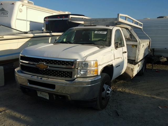 1GB3CZC82EF148055 - 2014 CHEVROLET SILVERADO WHITE photo 2