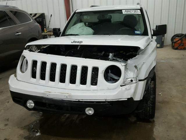 1C4NJPBB6GD739323 - 2016 JEEP PATRIOT SP WHITE photo 9