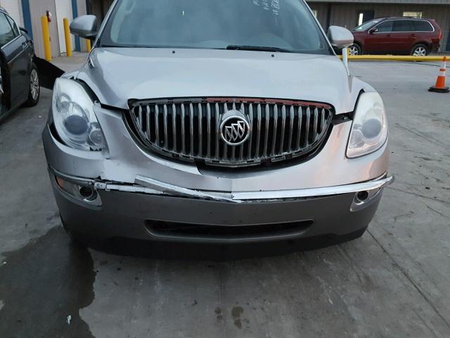 5GAER23758J228826 - 2008 BUICK ENCLAVE CX SILVER photo 9