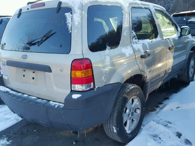 1FMYU03125KD63628 - 2005 FORD ESCAPE XLT TAN photo 4