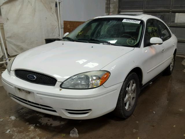 1FAFP56UX6A207744 - 2006 FORD TAURUS SEL WHITE photo 2