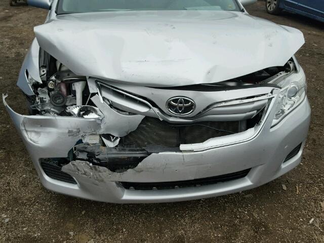 4T1BF3EK1AU093071 - 2010 TOYOTA CAMRY BASE SILVER photo 9