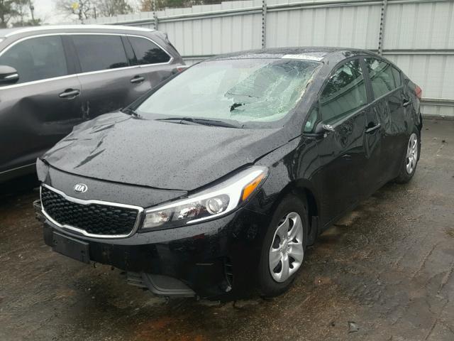 3KPFK4A73HE071557 - 2017 KIA FORTE LX BLACK photo 2