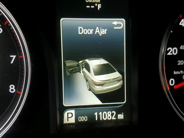 4T1BF1FK4HU737255 - 2017 TOYOTA CAMRY LE 银色 照片 8