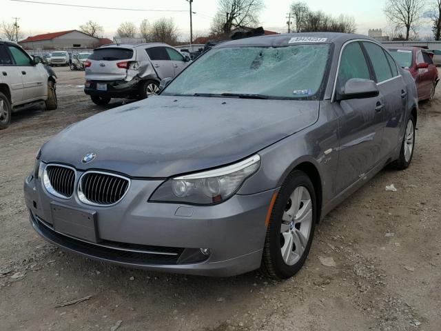 WBANV1C50AC445937 - 2010 BMW 528 XI GRAY photo 2