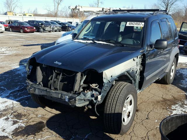 1J4GL48K65W697305 - 2005 JEEP LIBERTY SP GREEN photo 2