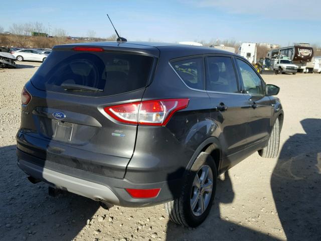 1FMCU9G99FUA98467 - 2015 FORD ESCAPE SE GRAY photo 4