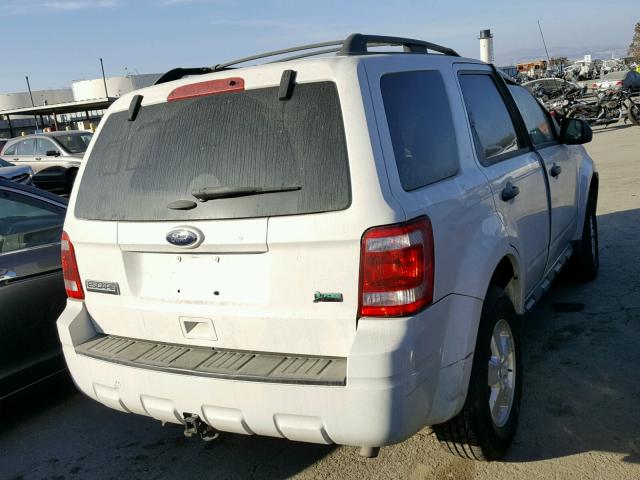 1FMCU0DG2BKC53235 - 2011 FORD ESCAPE XLT WHITE photo 4