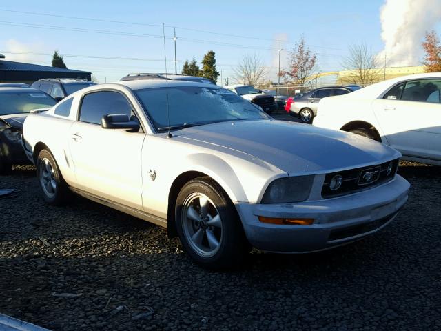 1ZVHT80N095143306 - 2009 FORD MUSTANG SILVER photo 1