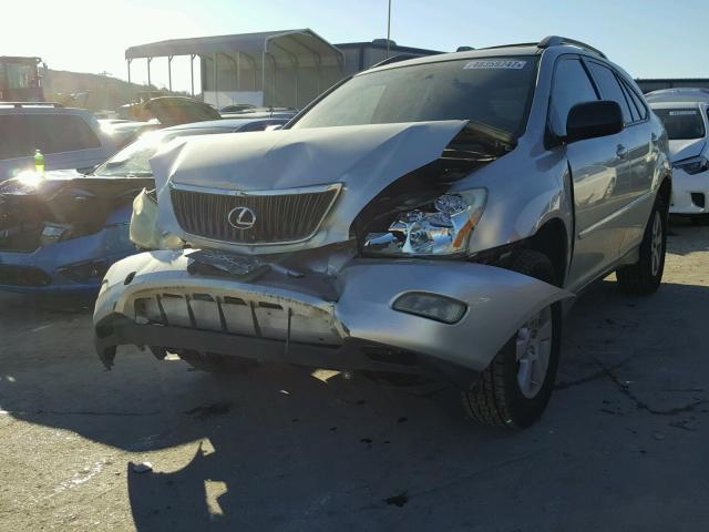 JTJHA31U940058257 - 2004 LEXUS RX 330 SILVER photo 2