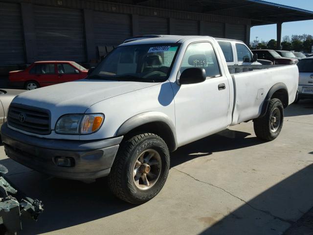 5TBJN3214YS100780 - 2000 TOYOTA TUNDRA WHITE photo 2