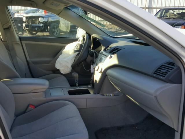 4T1BF3EK6BU750478 - 2011 TOYOTA CAMRY BASE WHITE photo 5