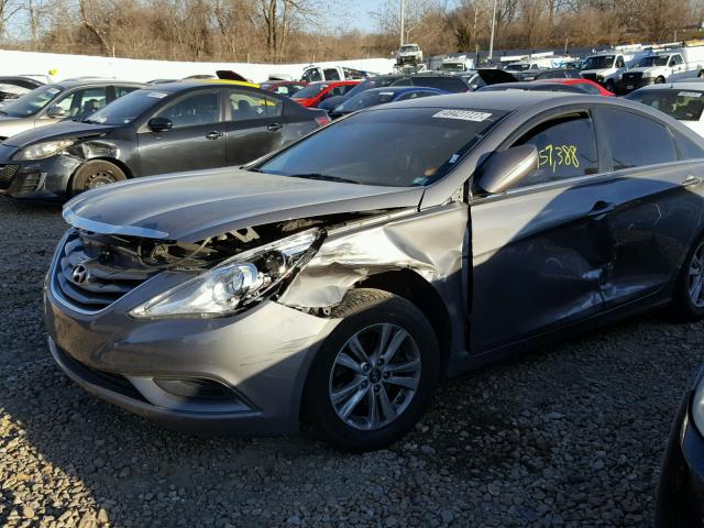 5NPEB4AC5CH331759 - 2012 HYUNDAI SONATA GLS GRAY photo 9