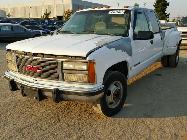 1GTHC33NXPJ745670 - 1993 GMC SIERRA C35 WHITE photo 2