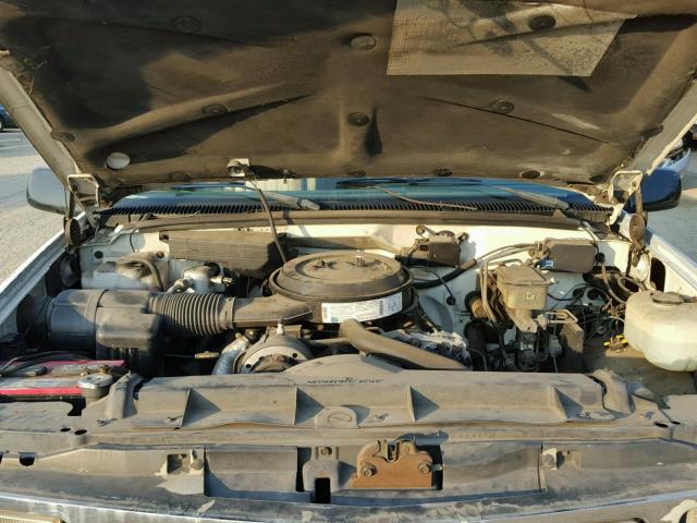 1GTHC33NXPJ745670 - 1993 GMC SIERRA C35 WHITE photo 7