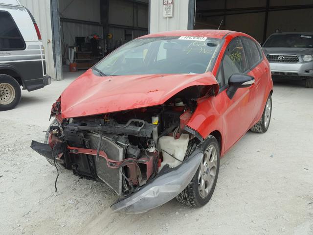 3FADP4FJXCM102496 - 2012 FORD FIESTA SES RED photo 2