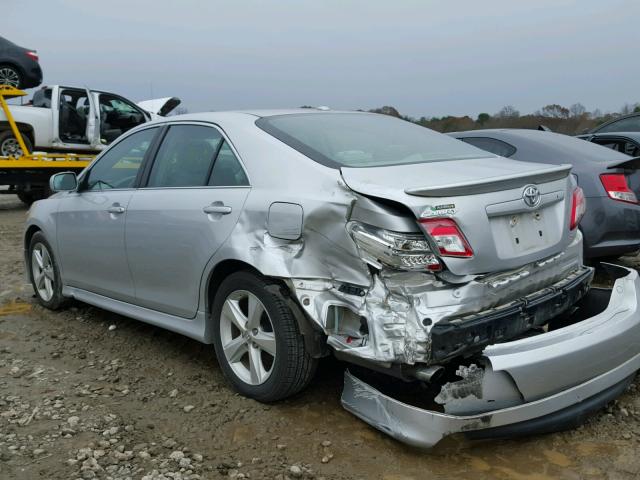 4T1BF3EKXBU215296 - 2011 TOYOTA CAMRY BASE SILVER photo 3