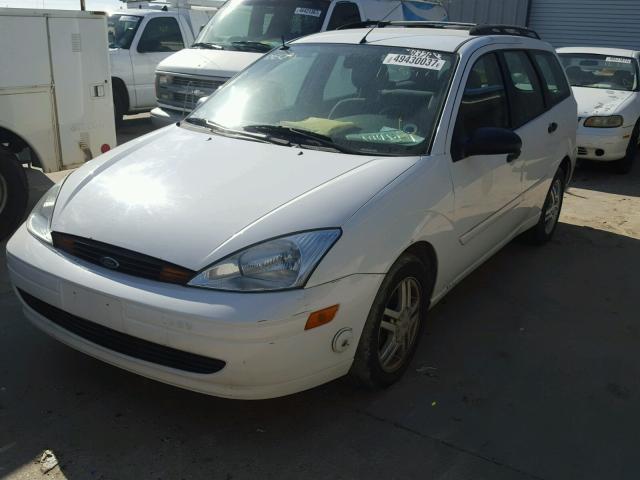 1FAFP36311W273266 - 2001 FORD FOCUS SE WHITE photo 2