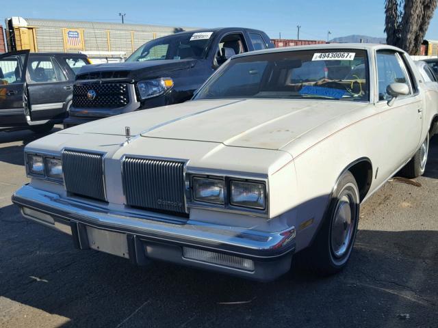 00003R47AAR448080 - 1980 OLDSMOBILE CUTLASS SU WHITE photo 2