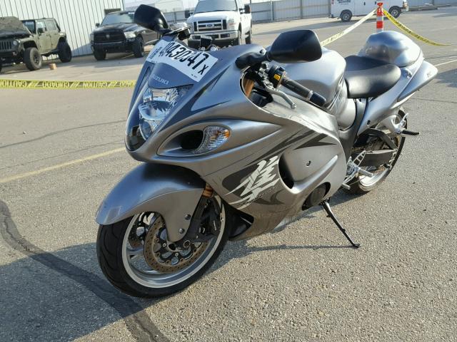 JS1GX72A492102079 - 2009 SUZUKI GSX1300 R TWO TONE photo 2