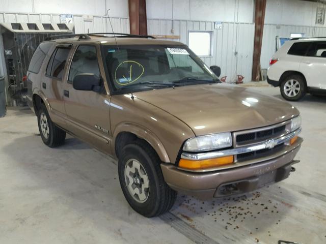 1GNDT13W92K236711 - 2002 CHEVROLET BLAZER GOLD photo 1