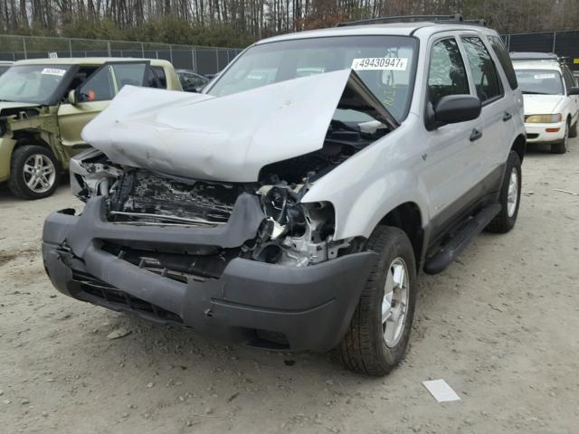 1FMCU02132KA92103 - 2002 FORD ESCAPE XLS SILVER photo 2