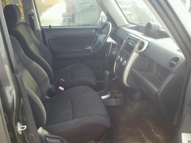 JTLKT324654029511 - 2005 TOYOTA SCION XB Verde foto 5