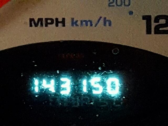 1J4GL48K12W203458 - 2002 JEEP LIBERTY SP MAROON photo 8