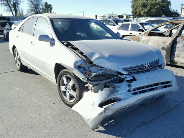 JTDBF32K220072179 - 2002 TOYOTA CAMRY LE ვერცხლისფერი ფოტო 1