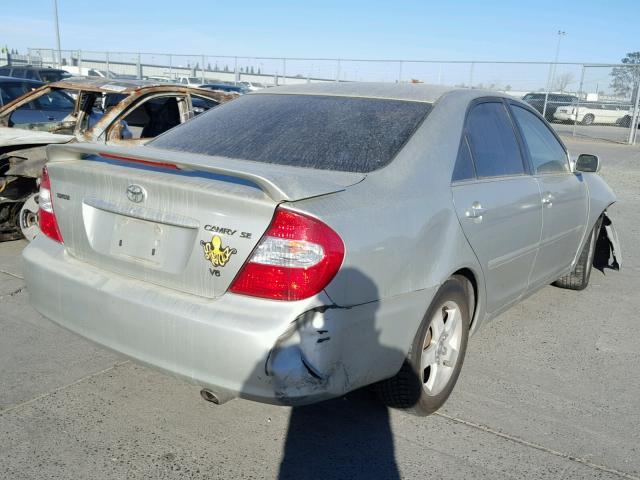 JTDBF32K220072179 - 2002 TOYOTA CAMRY LE ვერცხლისფერი ფოტო 4