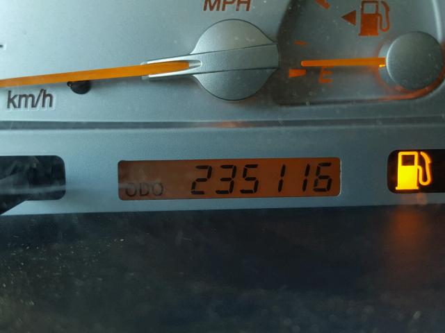 JTDBF32K220072179 - 2002 TOYOTA CAMRY LE ვერცხლისფერი ფოტო 8