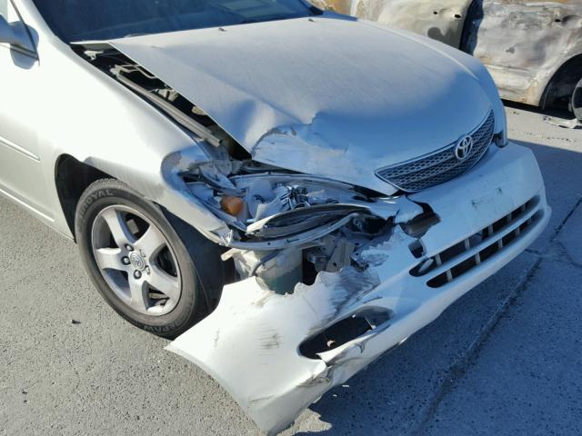 JTDBF32K220072179 - 2002 TOYOTA CAMRY LE ვერცხლისფერი ფოტო 9