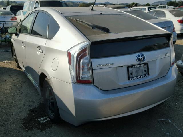 JTDKN3DU6F1952464 - 2015 TOYOTA PRIUS SILVER photo 3