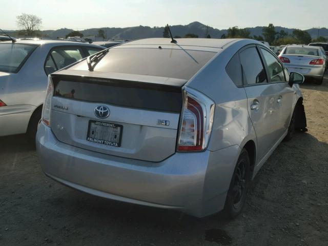 JTDKN3DU6F1952464 - 2015 TOYOTA PRIUS SILVER photo 4