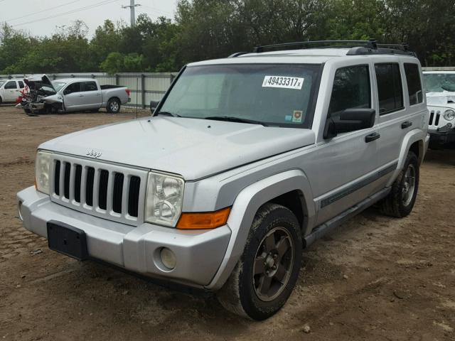 1J8HH48K66C136612 - 2006 JEEP COMMANDER SILVER photo 2