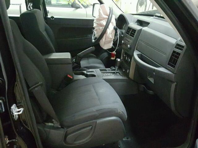 1C4PJMAK4CW129671 - 2012 JEEP LIBERTY SP BLACK photo 5