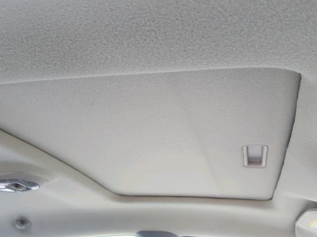 1G8AZ52F33Z165818 - 2003 SATURN ION LEVEL SILVER photo 9