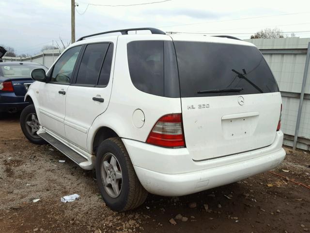 4JGAB54E0YA149060 - 2000 MERCEDES-BENZ ML 320 WHITE photo 3