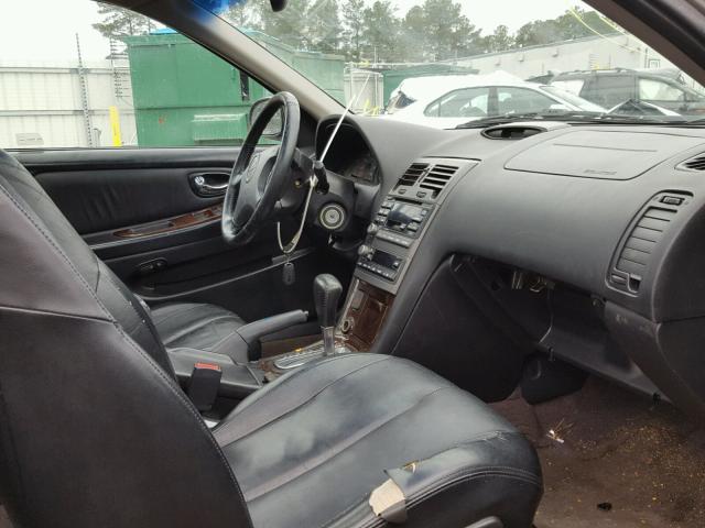 JN1CA31D81T632843 - 2001 NISSAN MAXIMA GXE SILVER photo 5