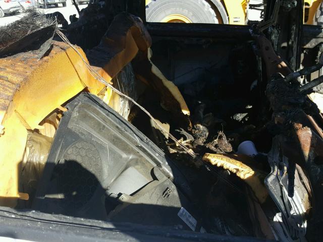 3C6UR5HJ9HG519239 - 2017 RAM 2500 ST WHITE photo 6